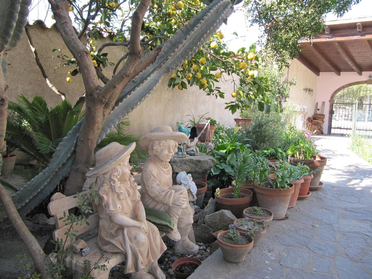 Il Portico Bed and Breakfast Uras Εξωτερικό φωτογραφία