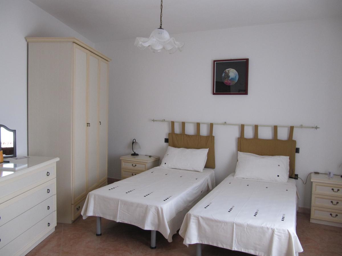 Il Portico Bed and Breakfast Uras Εξωτερικό φωτογραφία