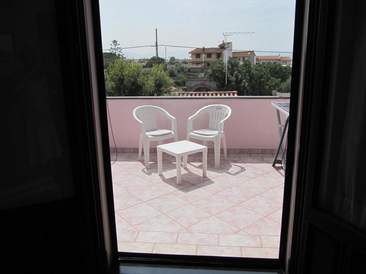 Il Portico Bed and Breakfast Uras Εξωτερικό φωτογραφία